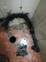 Korjen drveta i vlažne maramice